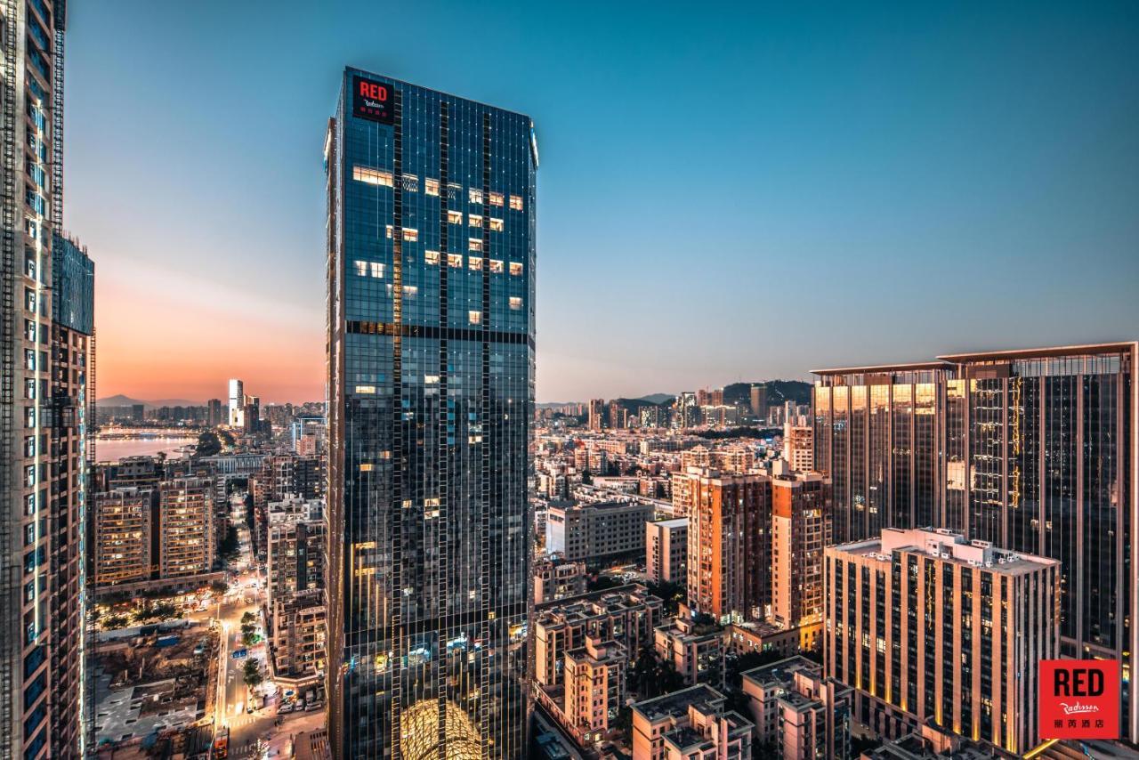 Radisson Red Hotel Zhuhai Gongbei Port Bagian luar foto