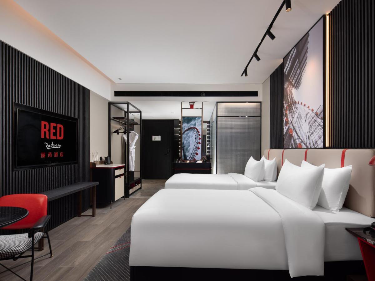 Radisson Red Hotel Zhuhai Gongbei Port Bagian luar foto