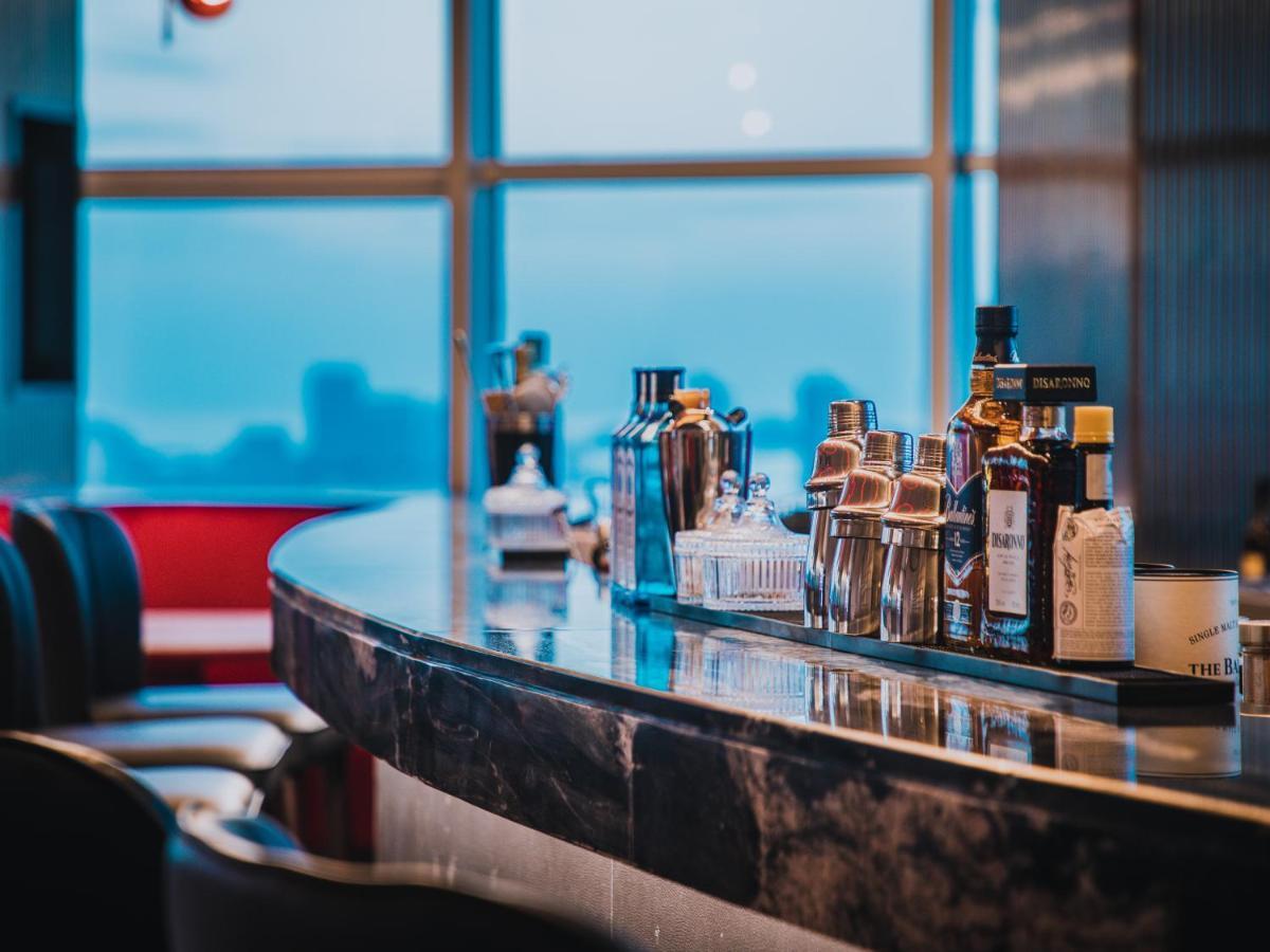 Radisson Red Hotel Zhuhai Gongbei Port Bagian luar foto