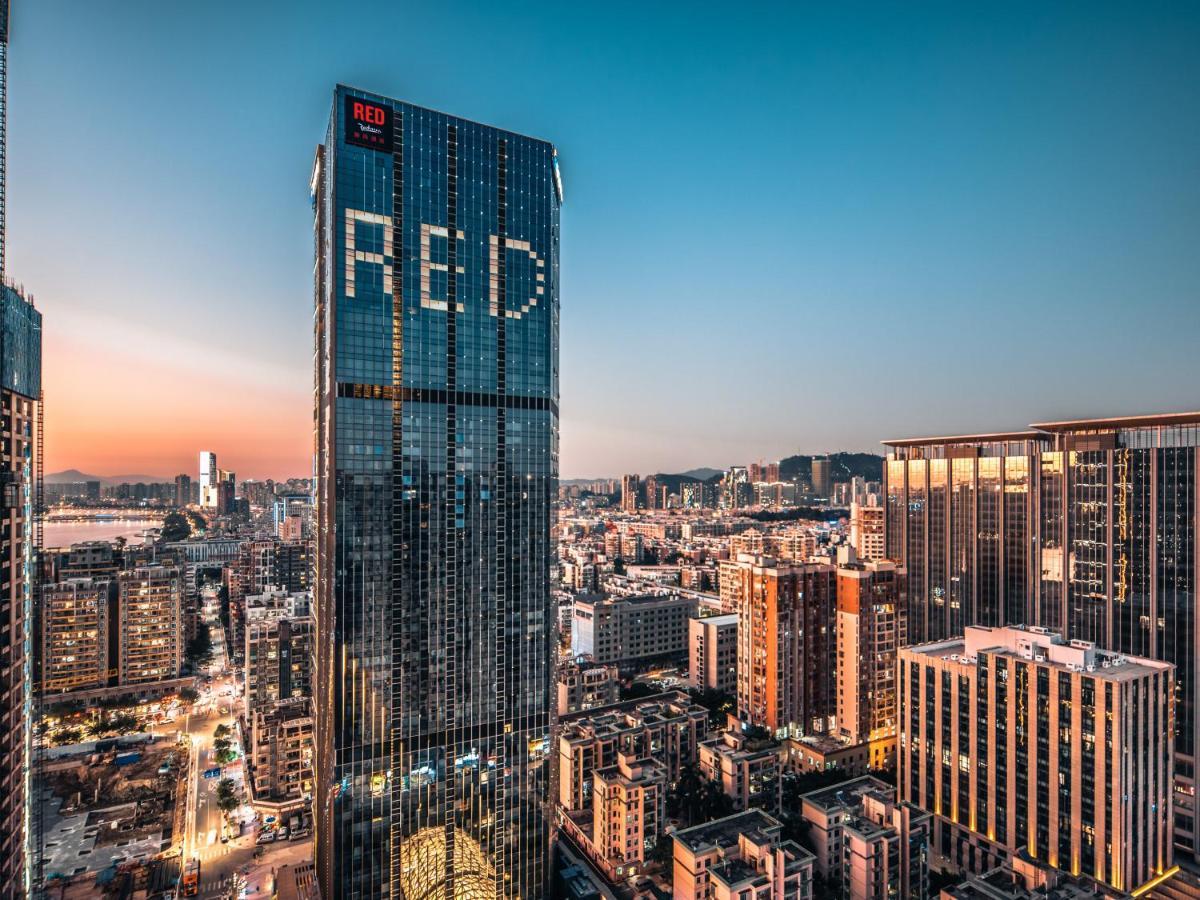 Radisson Red Hotel Zhuhai Gongbei Port Bagian luar foto