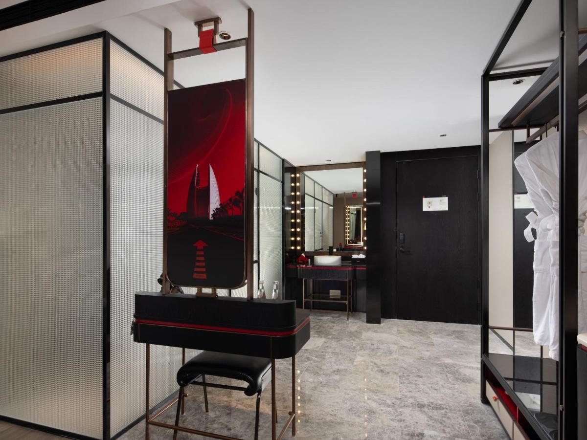 Radisson Red Hotel Zhuhai Gongbei Port Bagian luar foto