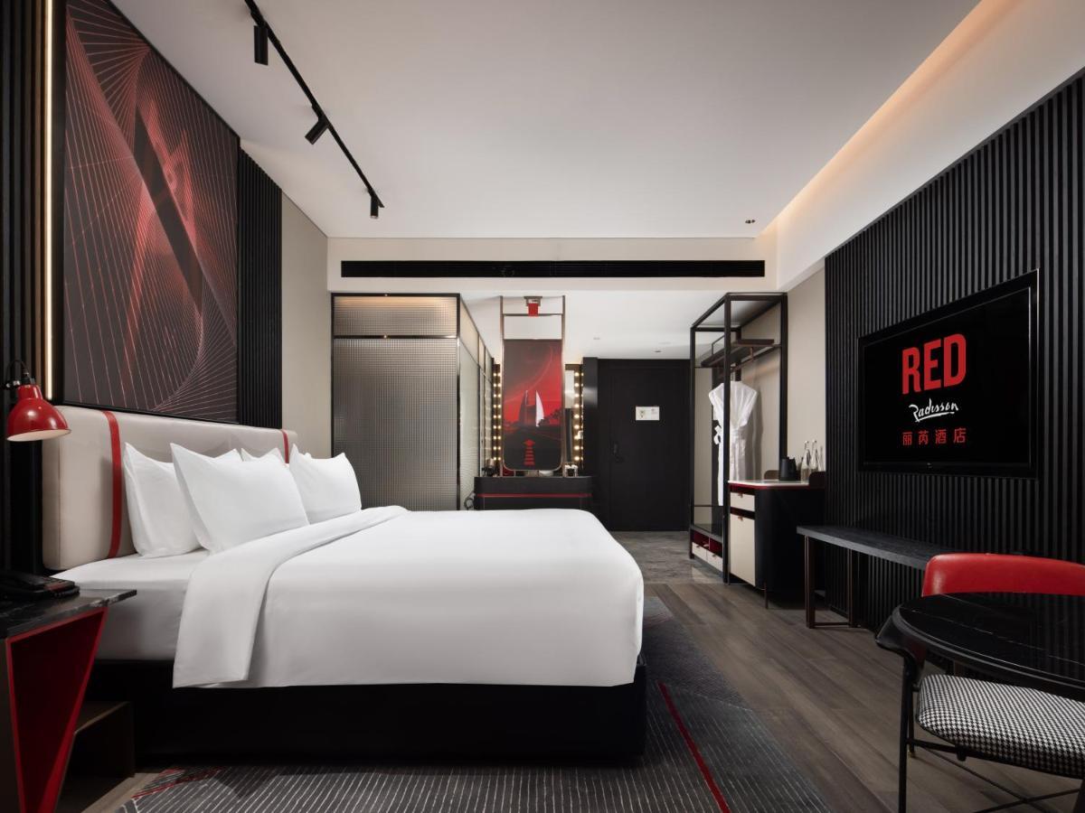 Radisson Red Hotel Zhuhai Gongbei Port Bagian luar foto