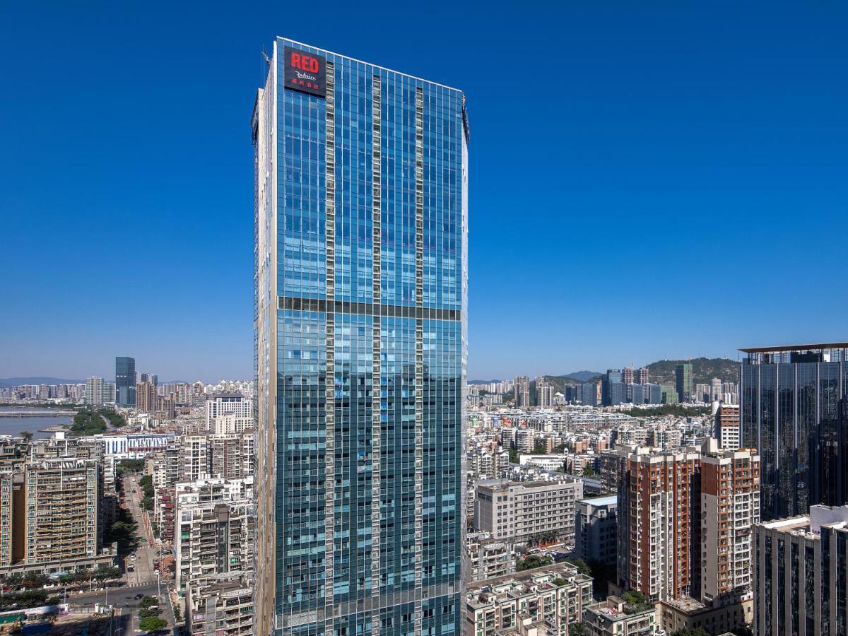 Radisson Red Hotel Zhuhai Gongbei Port Bagian luar foto