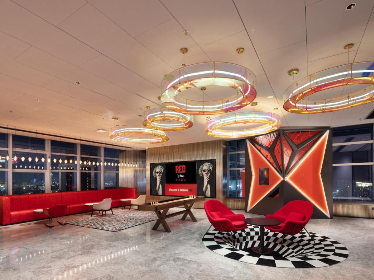 Radisson Red Hotel Zhuhai Gongbei Port Bagian luar foto