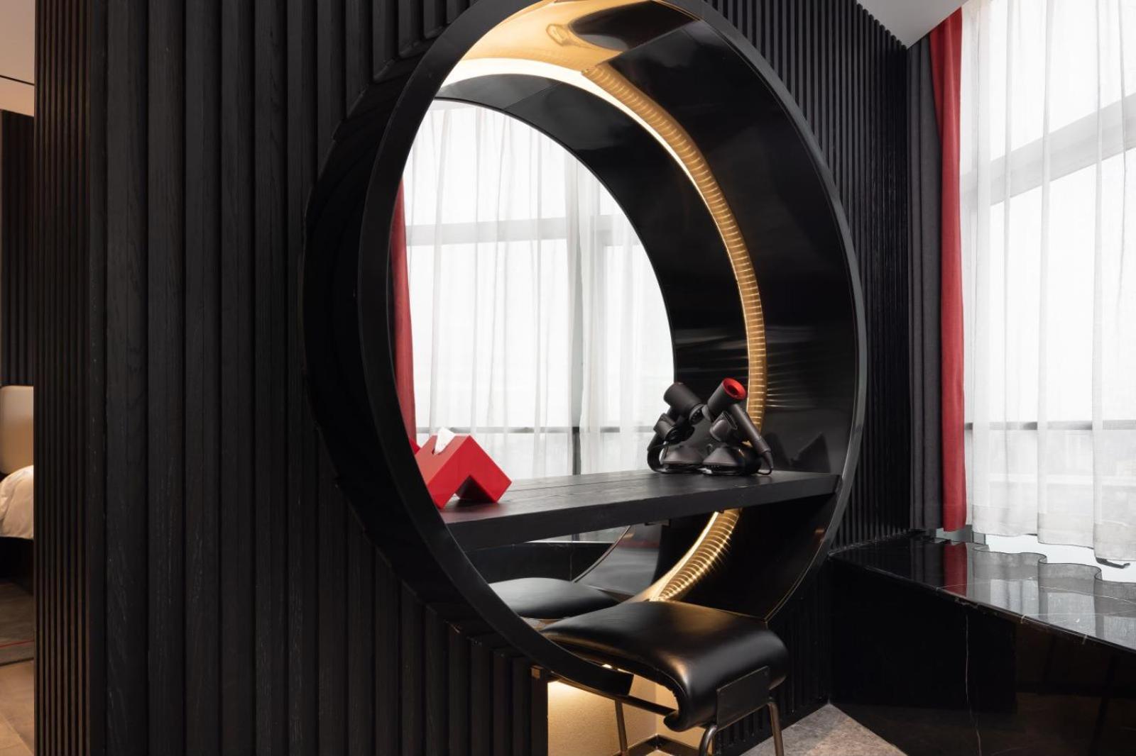 Radisson Red Hotel Zhuhai Gongbei Port Bagian luar foto