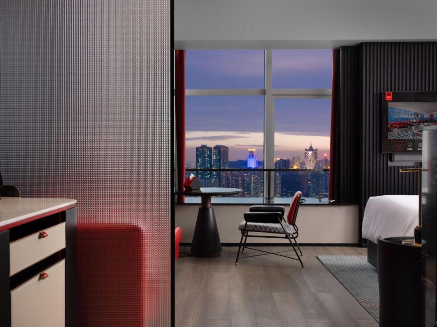 Radisson Red Hotel Zhuhai Gongbei Port Bagian luar foto