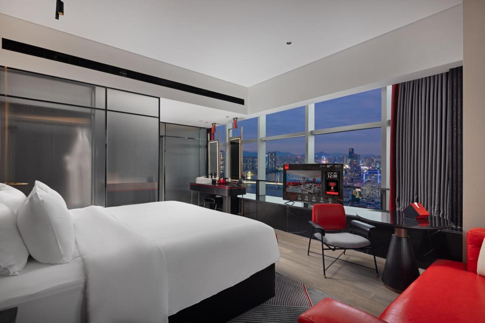 Radisson Red Hotel Zhuhai Gongbei Port Bagian luar foto